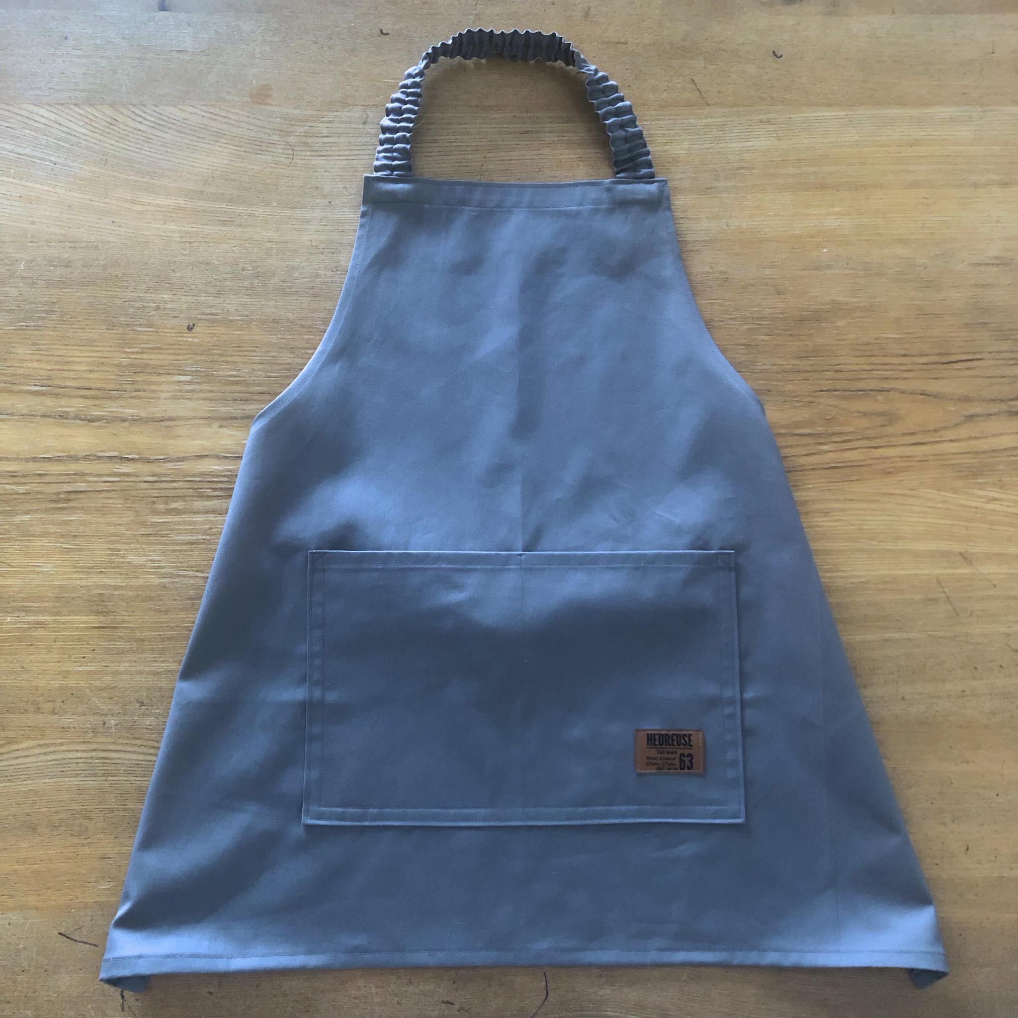 1人で着れる⭐︎ キッズ エプロン 子供 男の子 女の子 子ども エプロン 140 グレー 灰色 着脱簡単 三角巾 | 4枚目